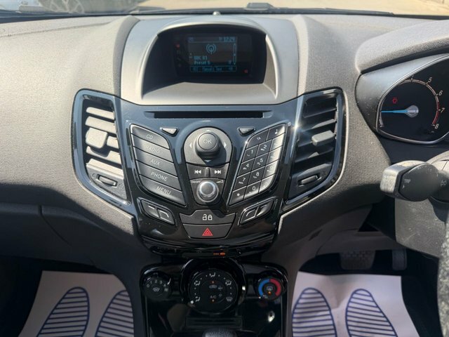 Ford Fiesta 1.0 Titanium 79 Bhp Blue #29