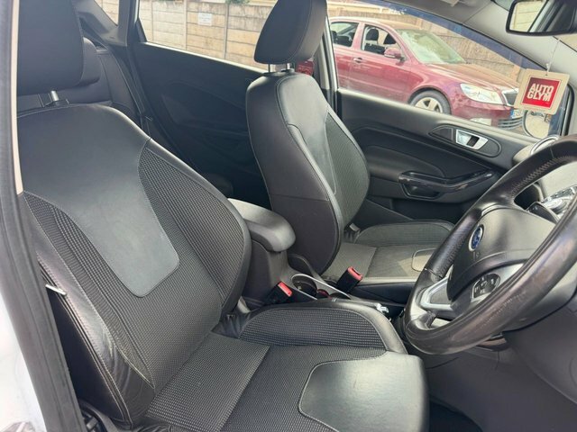 Ford Fiesta Zetec Blue #32