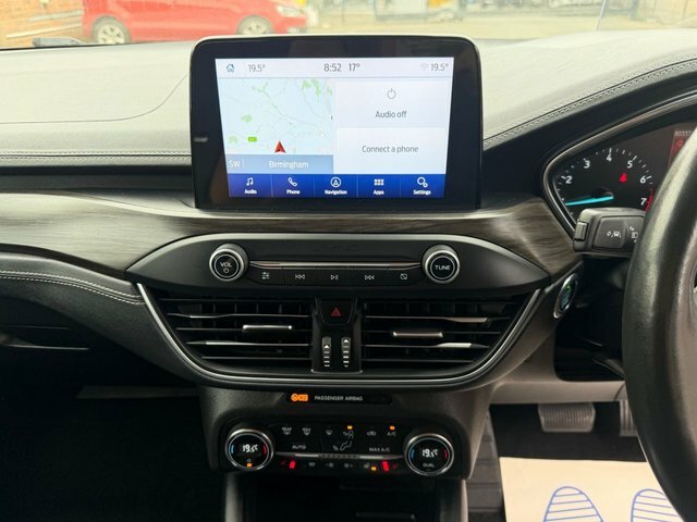 Ford Focus 1.0T Ecoboost Titanium #37