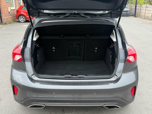 Ford Focus 1.0T Ecoboost Titanium #21