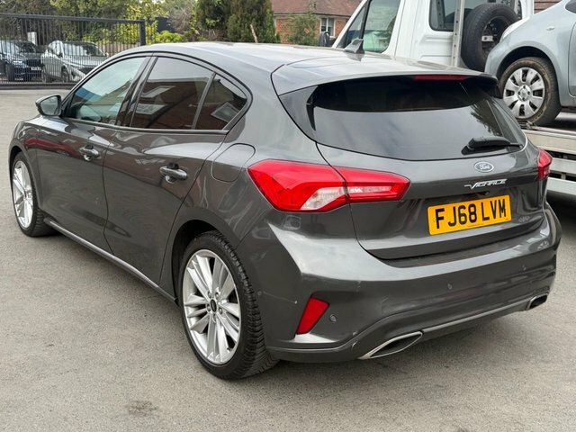 Ford Focus 1.0T Ecoboost Titanium #24