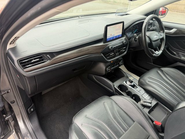 Ford Focus 1.0T Ecoboost Titanium #22