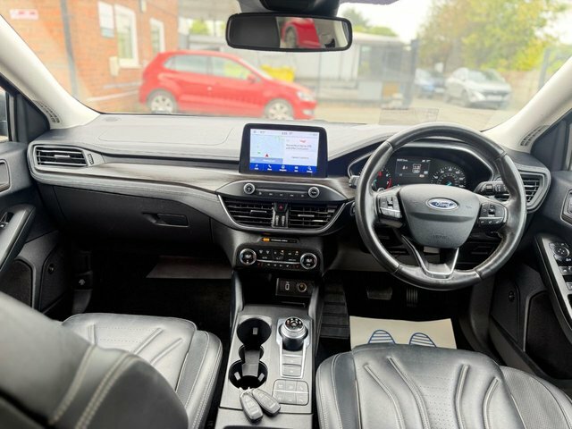 Ford Focus 1.0T Ecoboost Titanium #10