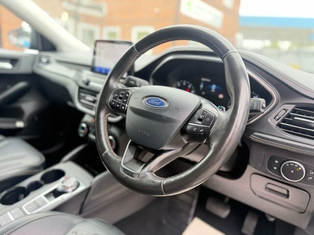 Ford Focus 1.0T Ecoboost Titanium #2
