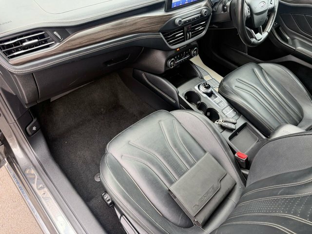 Ford Focus 1.0T Ecoboost Titanium #23
