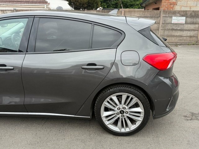 Ford Focus 1.0T Ecoboost Titanium #27