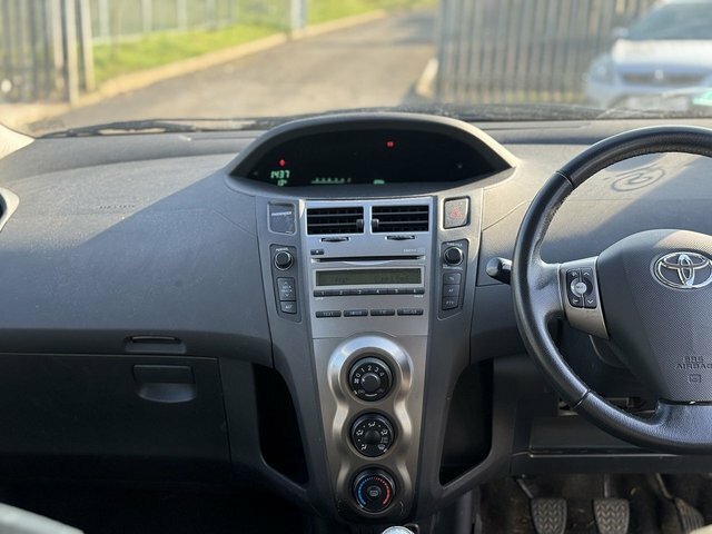 Toyota Yaris Hatchback Silver #13
