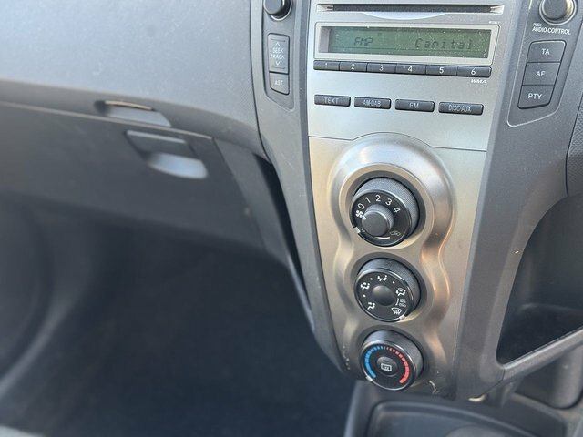 Toyota Yaris Hatchback Silver #16