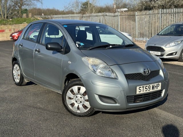 Toyota Yaris Hatchback Silver #1