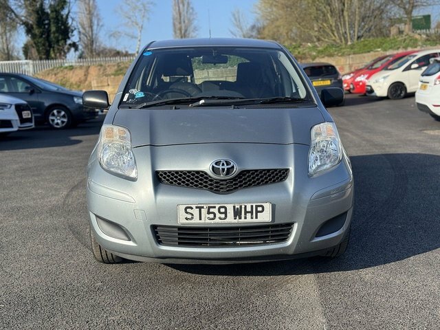 Toyota Yaris Hatchback Silver #2