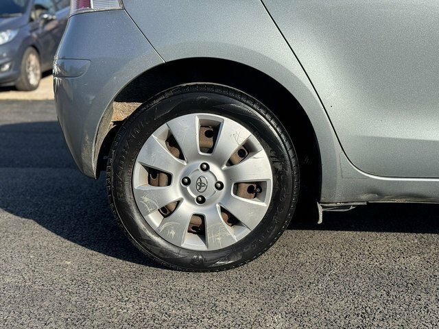 Toyota Yaris Hatchback Silver #20