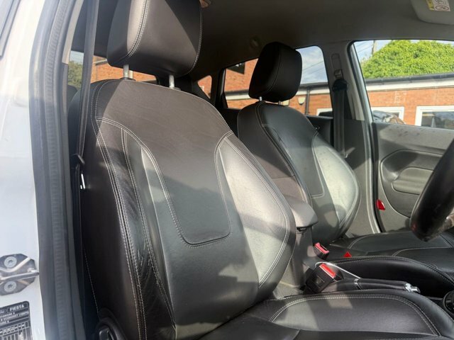 Ford Fiesta 1.0 Ecoboost Titanium White #46