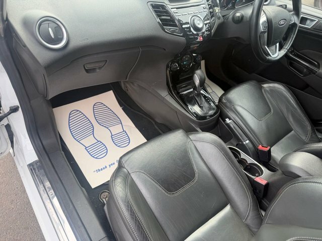 Ford Fiesta 1.0 Ecoboost Titanium White #24
