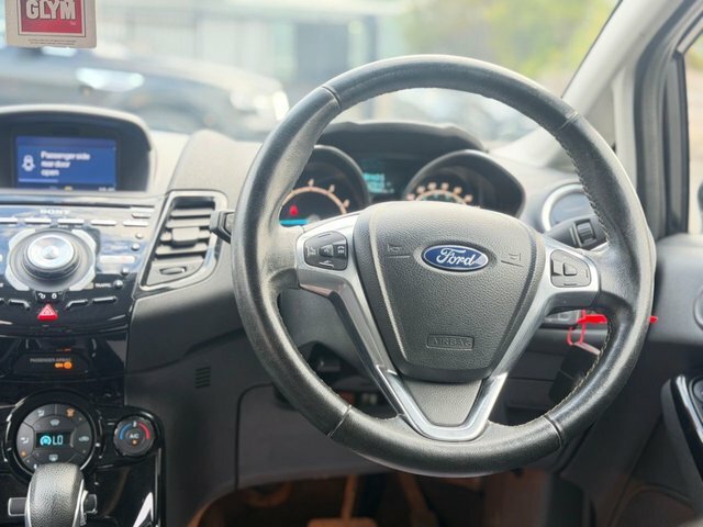 Ford Fiesta 1.0 Ecoboost Titanium Red #12