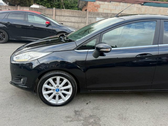 Ford Fiesta 1.0 Ecoboost Titanium Red #25