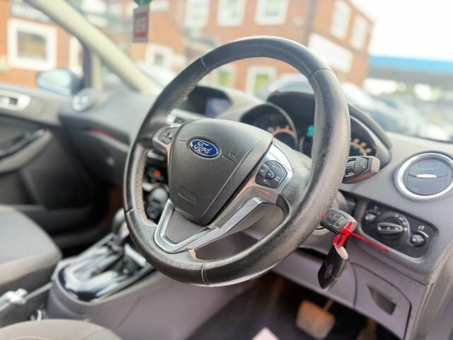 Ford Fiesta 1.0 Ecoboost Titanium Red #2