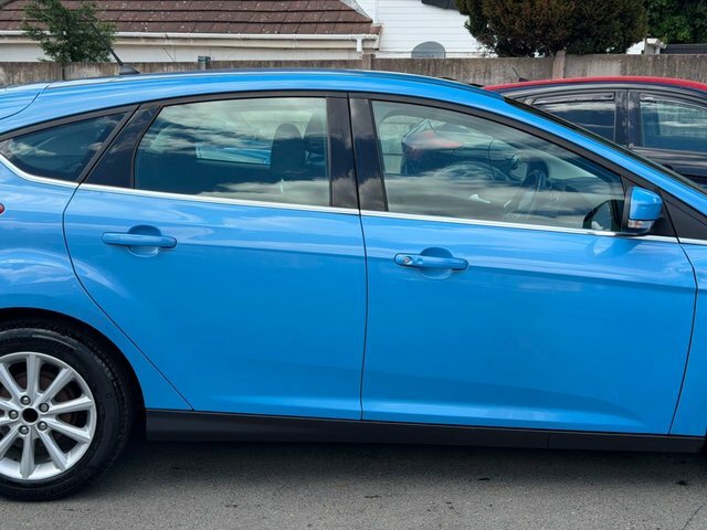 Ford Focus 1.0T Ecoboost Titanium Hatchback E Blue #6