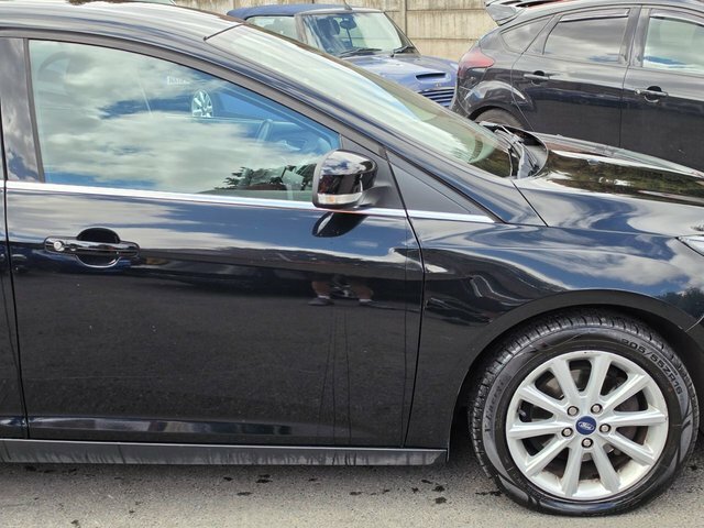 Ford Focus 1.0T Ecoboost Titanium Hatchback E Black #6