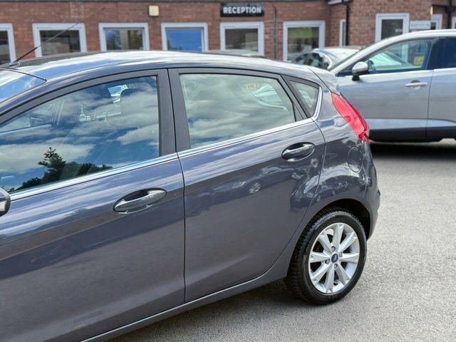 Ford Fiesta 1.25 Zetec White #12