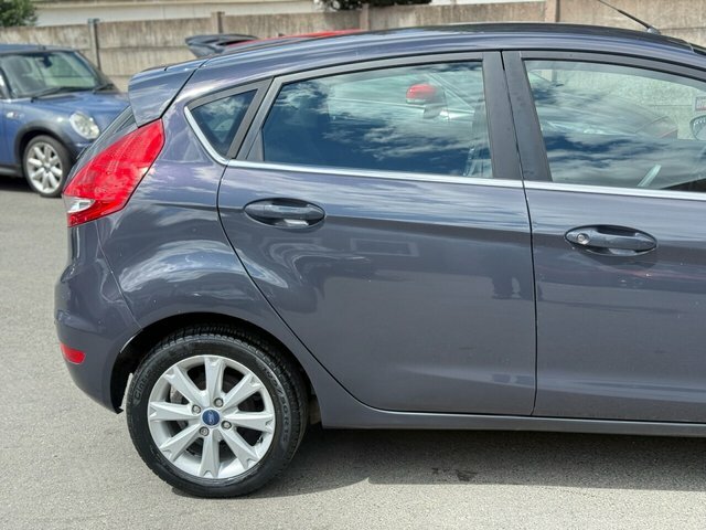 Ford Fiesta 1.25 Zetec White #5