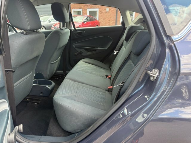 Ford Fiesta 1.25 Zetec White #16
