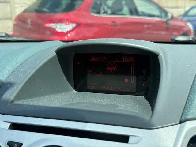 Ford Fiesta 1.25 Zetec White #26