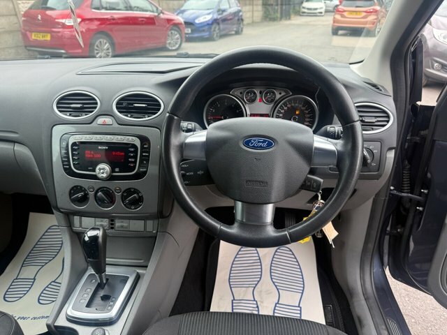 Ford Focus 2.0 Titanium Hatchback 192 G Grey #2
