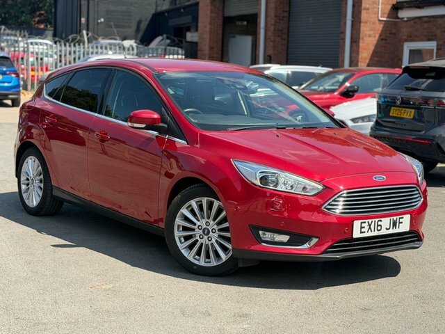 Ford Focus 1.0T Ecoboost Titanium X Hatchback Red