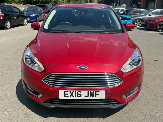 Ford Focus 1.0T Ecoboost Titanium X Hatchback Red #5