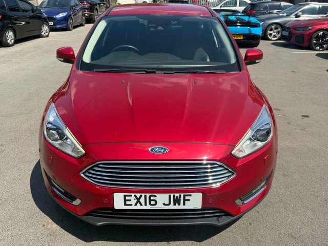 Ford Focus 1.0T Ecoboost Titanium X Hatchback Red #4