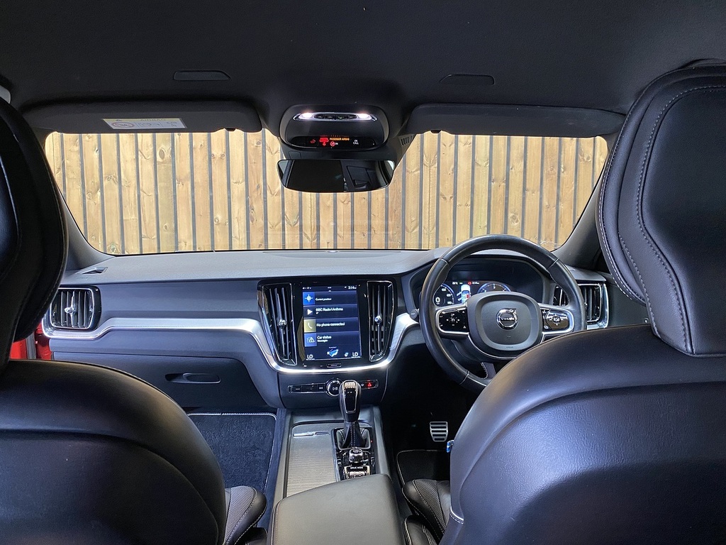Volvo V60 D4 R-design YP19AMR Red #4