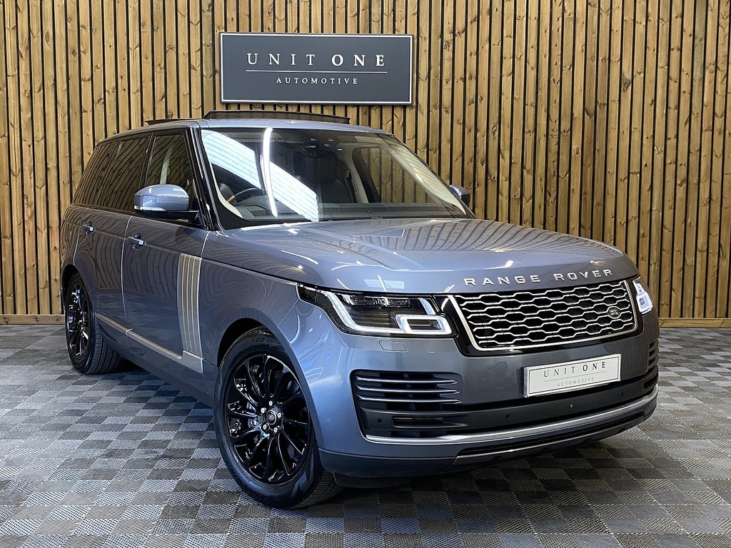 Land Rover Range Rover P400e Vogue Blue