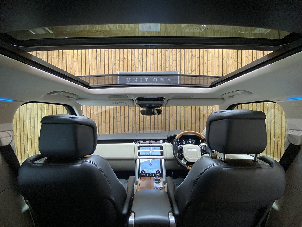 Land Rover Range Rover P400e Vogue Blue #4