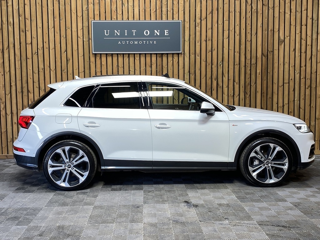 Audi Q5 Tfsie Vorsprung Competition White #2