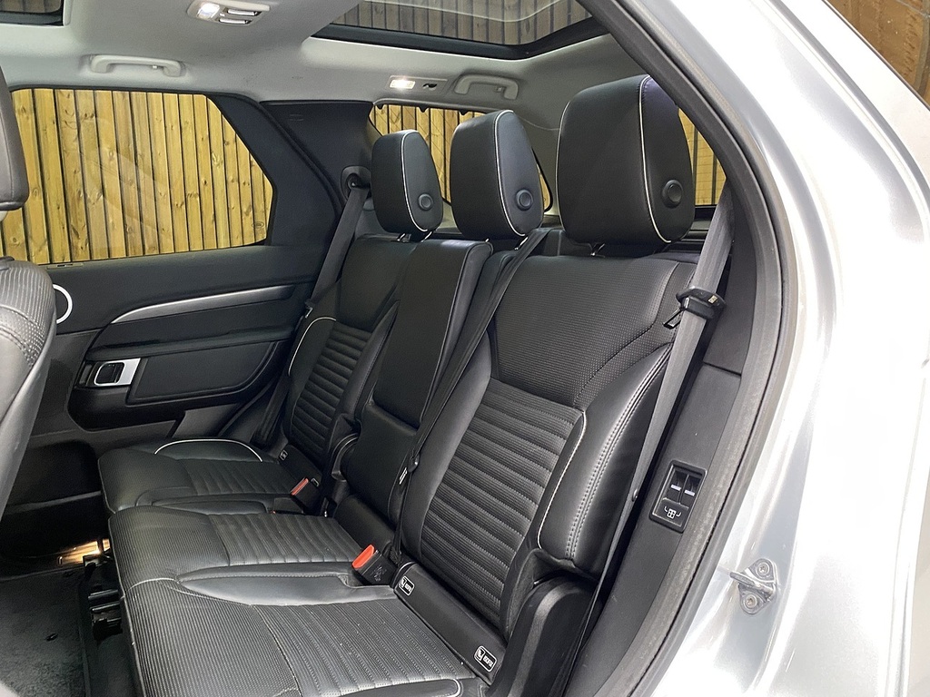 Land Rover Discovery Td V6 Hse Silver #4