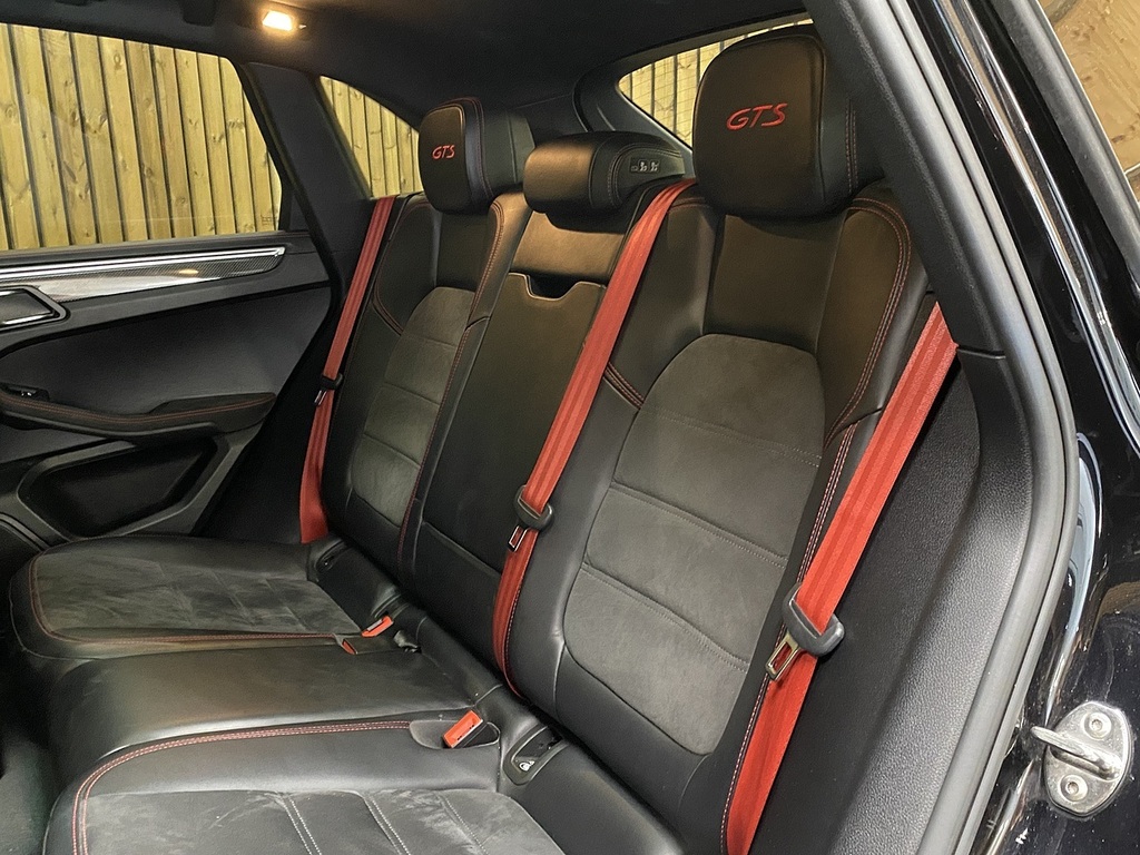Porsche Macan T V6 Gts Black #4