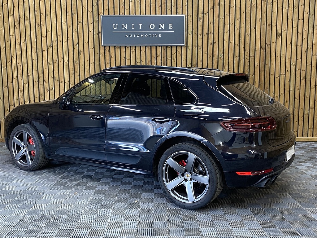 Porsche Macan T V6 Gts Black #2