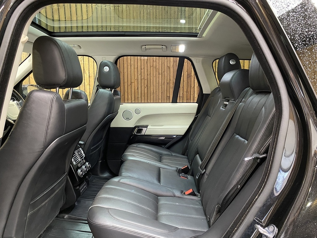 Land Rover Range Rover Sd V8 Vogue Black #5