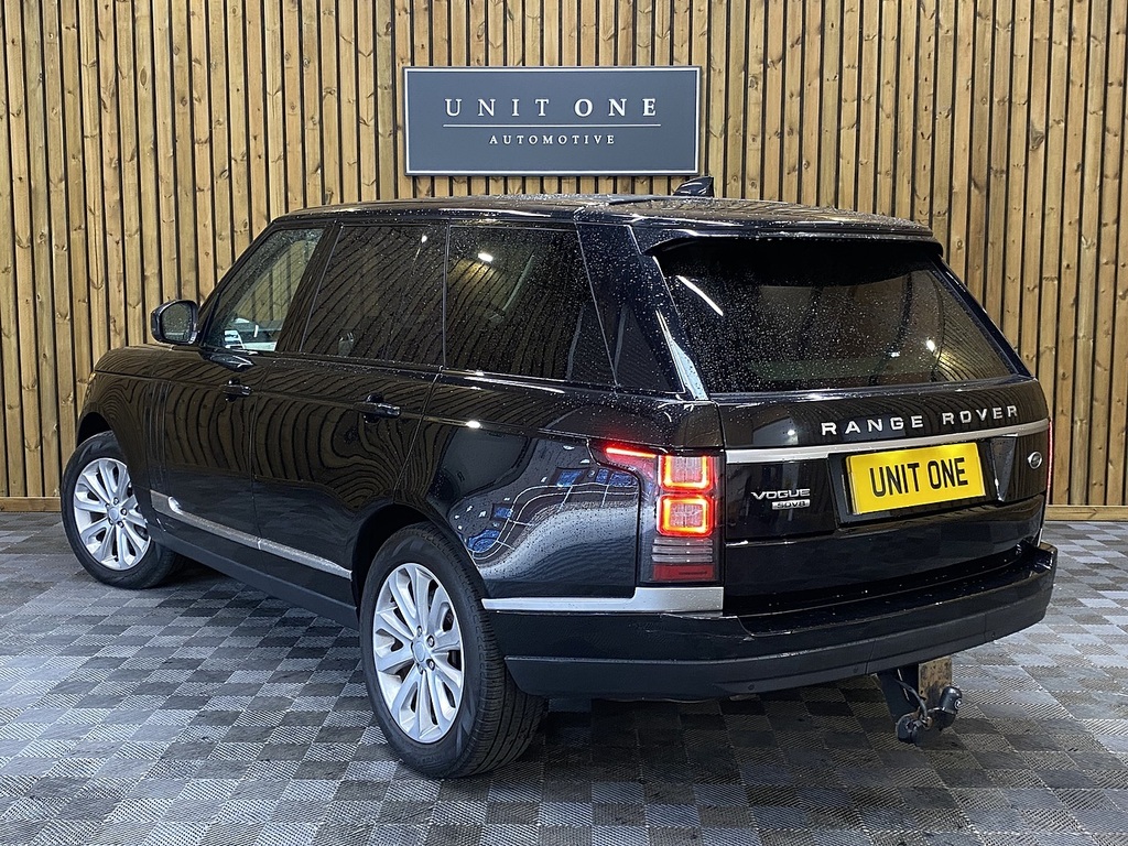 Land Rover Range Rover Sd V8 Vogue Black #2