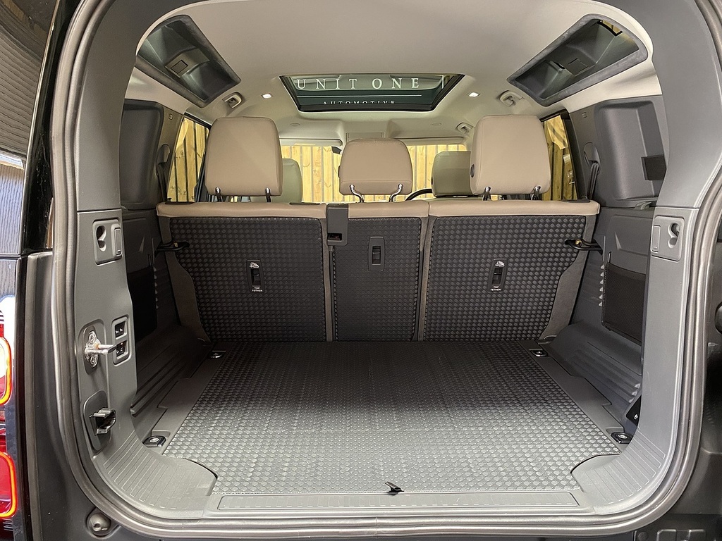 Land Rover Defender 110 Defender Se D Black #16