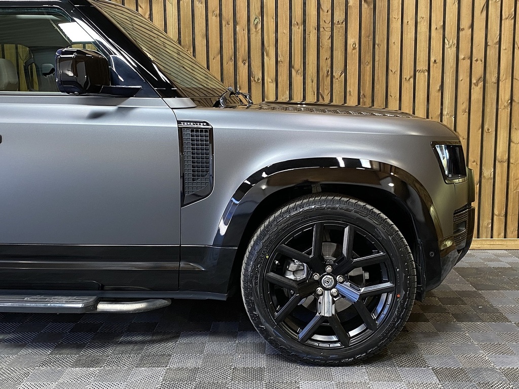 Land Rover Defender 110 Defender Se D Black #49