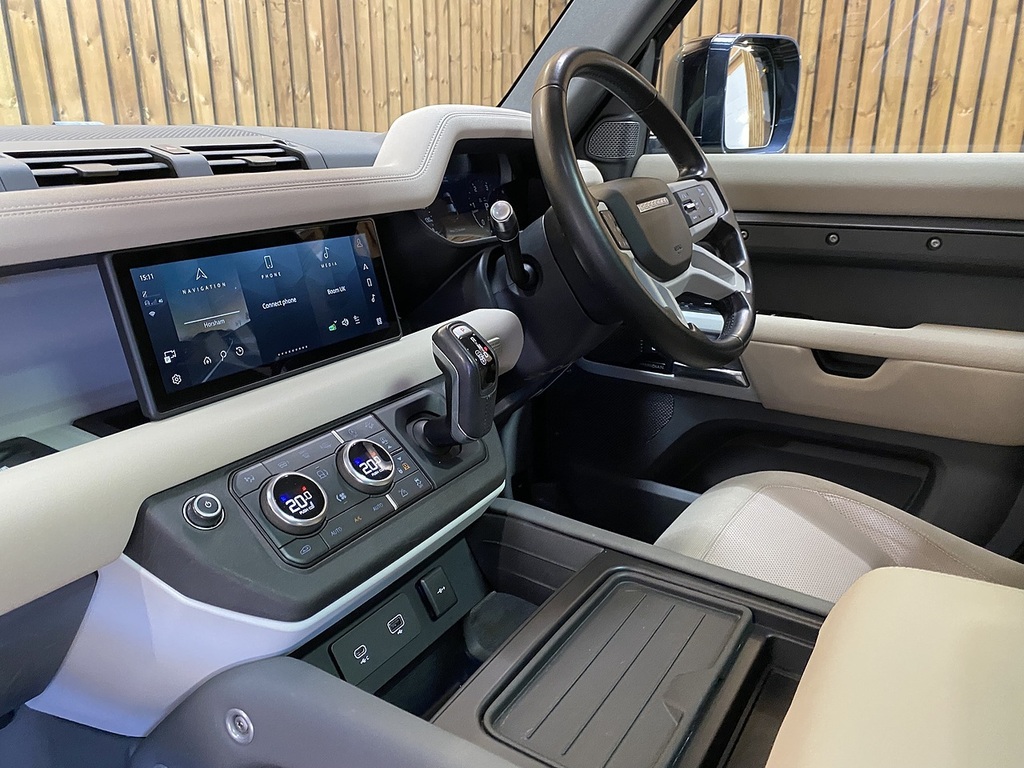 Land Rover Defender 110 Defender Se D Black #38