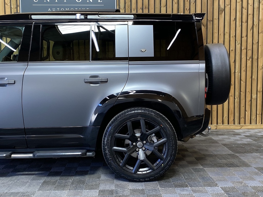 Land Rover Defender 110 Defender Se D Black #35