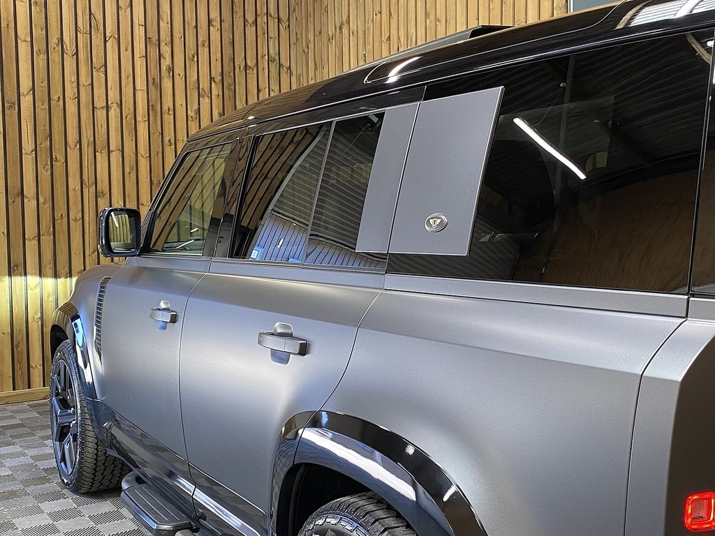 Land Rover Defender 110 Defender Se D Black #45