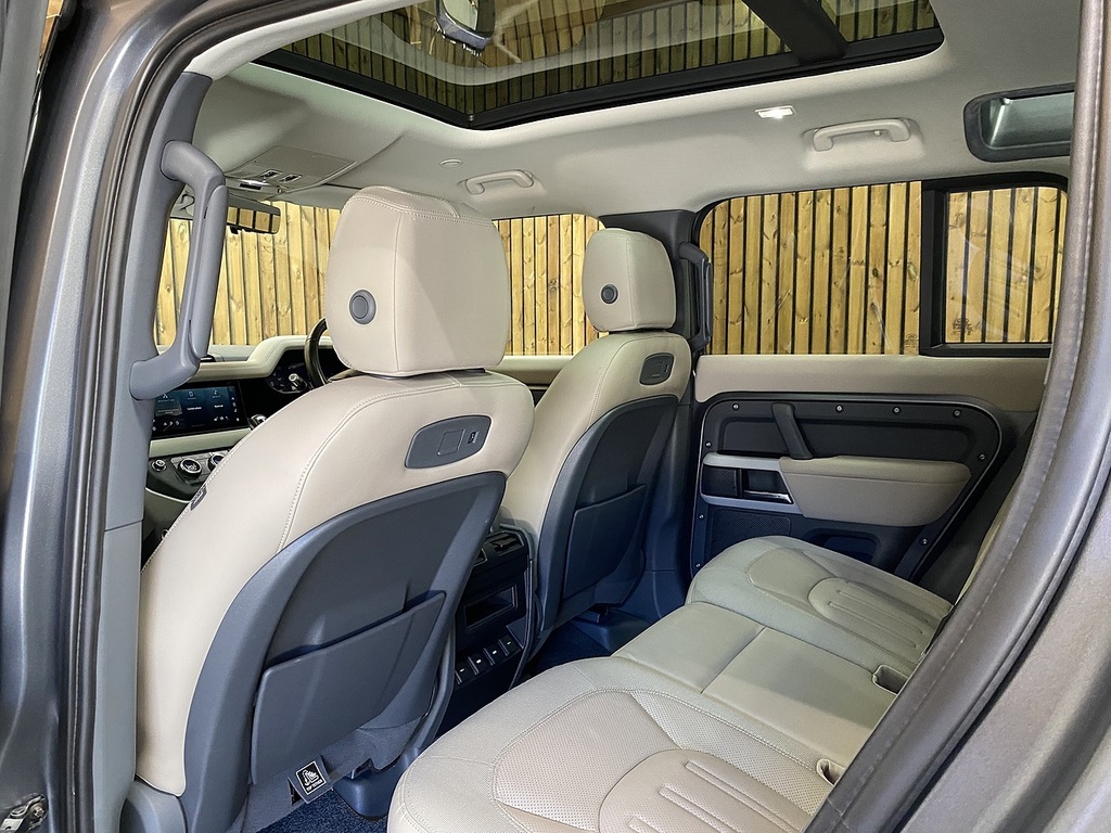 Land Rover Defender 110 Defender Se D Black #61
