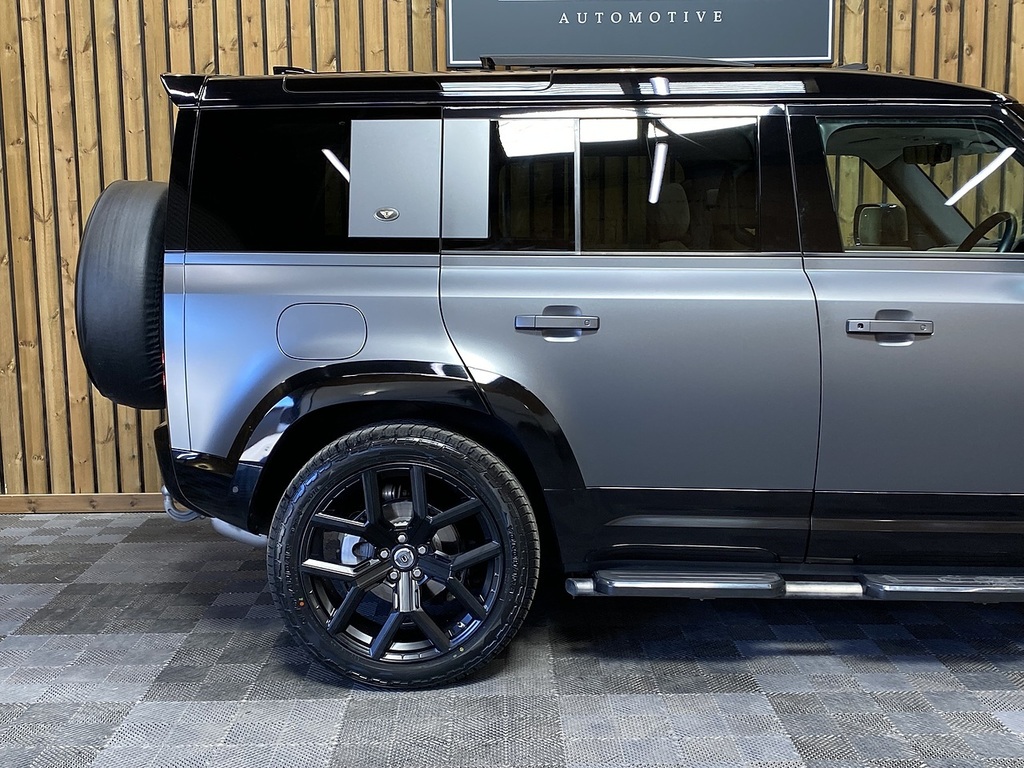 Land Rover Defender 110 Defender Se D Black #52