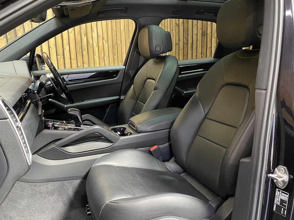 Porsche Cayenne T V6 Black #4