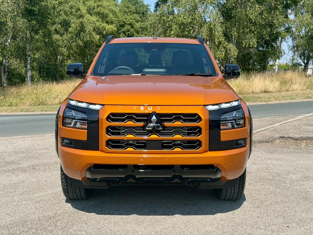 Mitsubishi L200 2.4 Bi-turbo Barbarian 4Wd Euro 6 Ss Orange #2