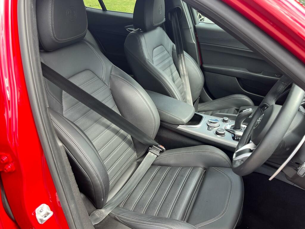 Alfa Romeo Giulia 2.0T Veloce Saloon Euro 6 Ss 2 #11
