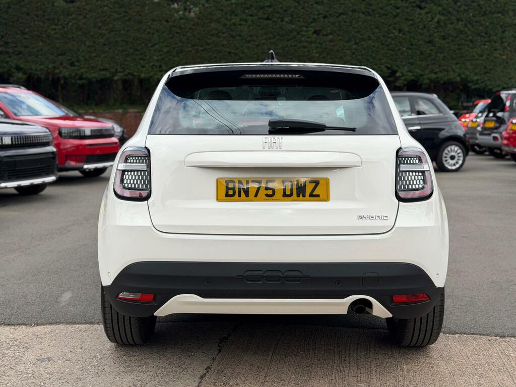 Fiat 600 1.2 Hybrid 48V Edct-6 2025 Black #28